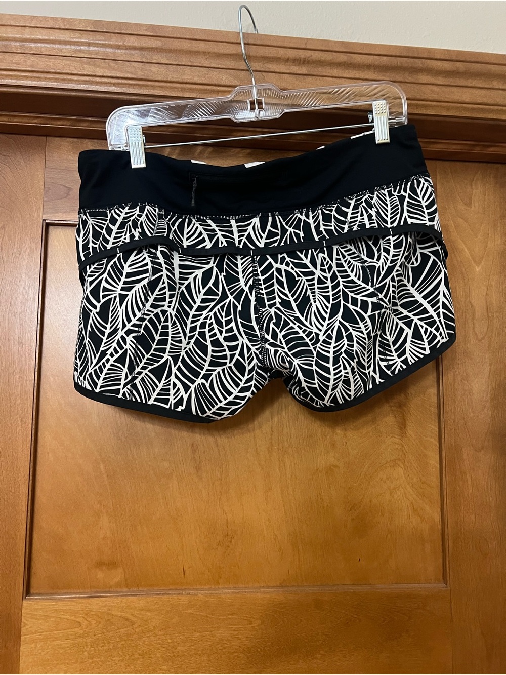 Lululemon Run: Speed Short *2-way Stretch Pretty Palm Black Angel Wing / Black 8 - Picture 6 of 10